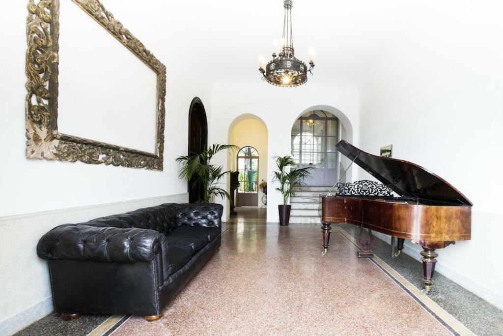 Villa Martelli ベルジラーテ エクステリア 写真